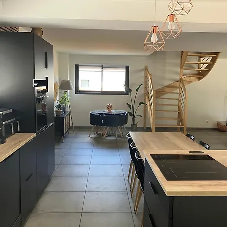 Maison Individuelle Pour 8 Personnes *